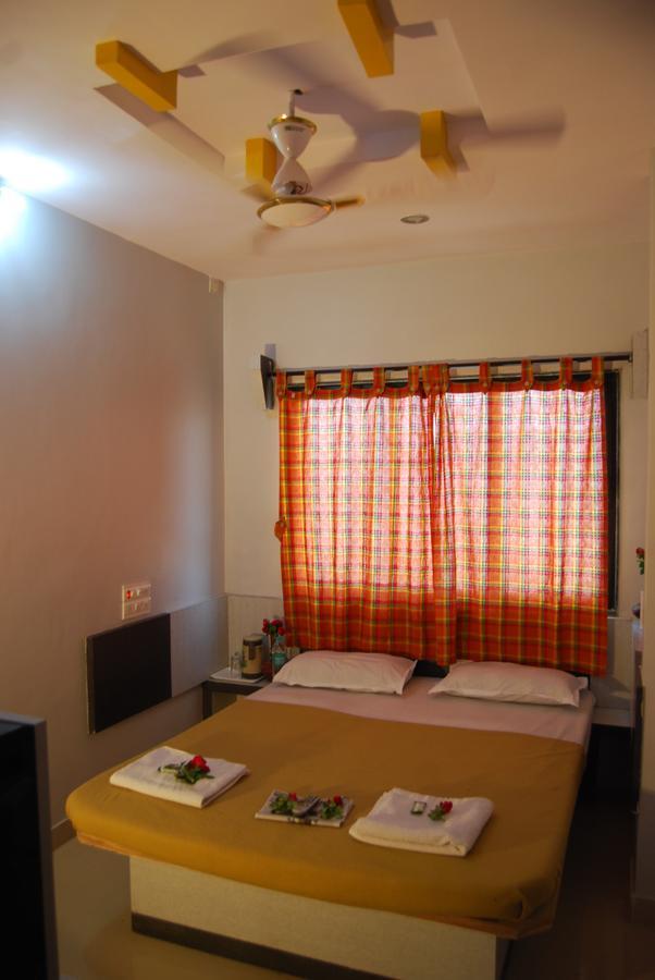 שירדי Hotel Utsav מראה חיצוני תמונה