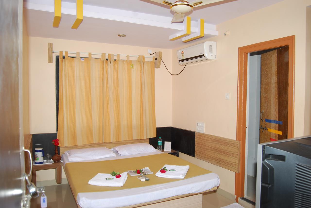 שירדי Hotel Utsav מראה חיצוני תמונה