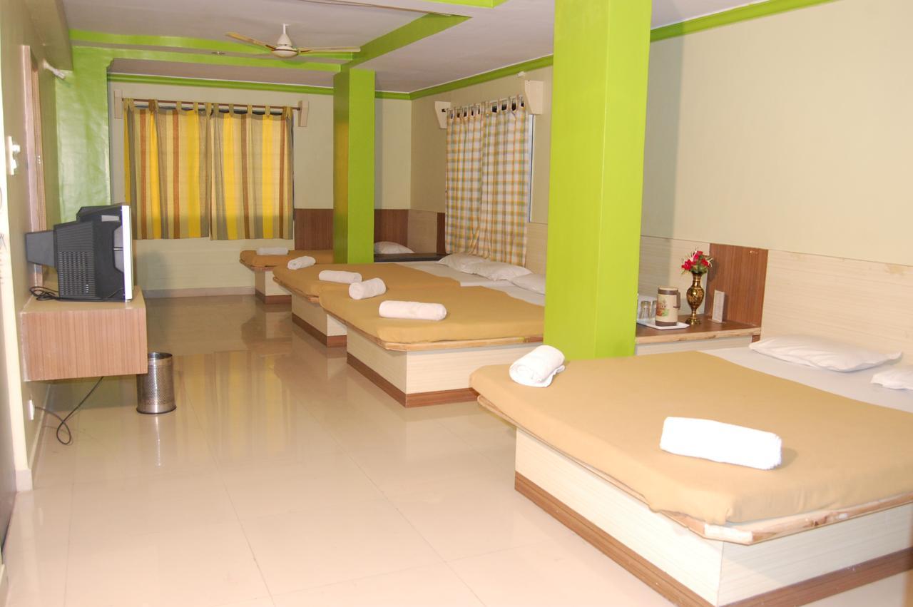 שירדי Hotel Utsav מראה חיצוני תמונה