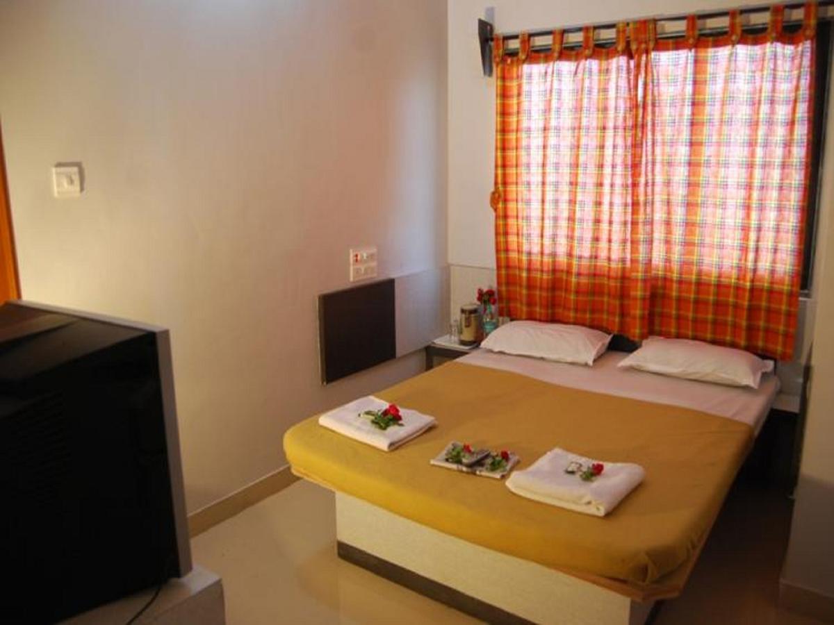 שירדי Hotel Utsav מראה חיצוני תמונה