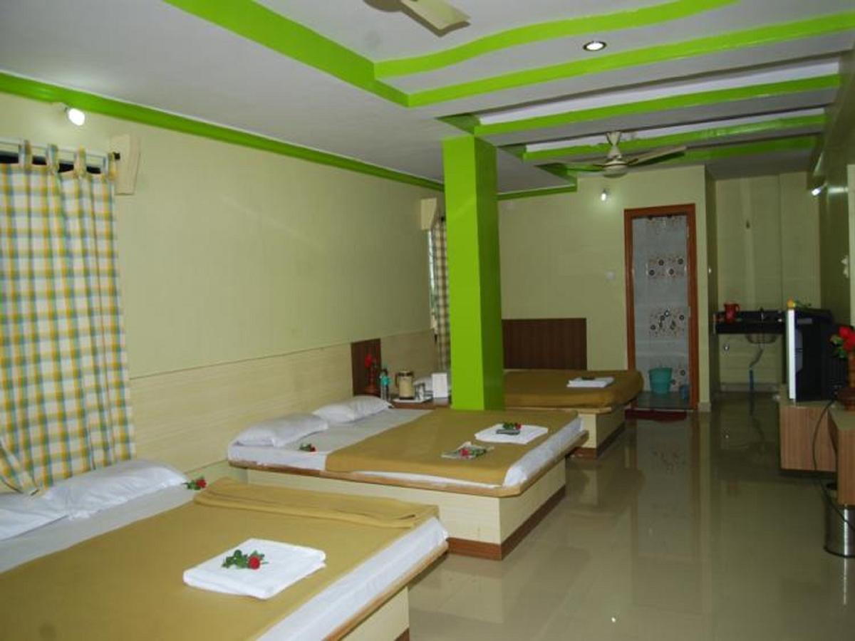 שירדי Hotel Utsav מראה חיצוני תמונה